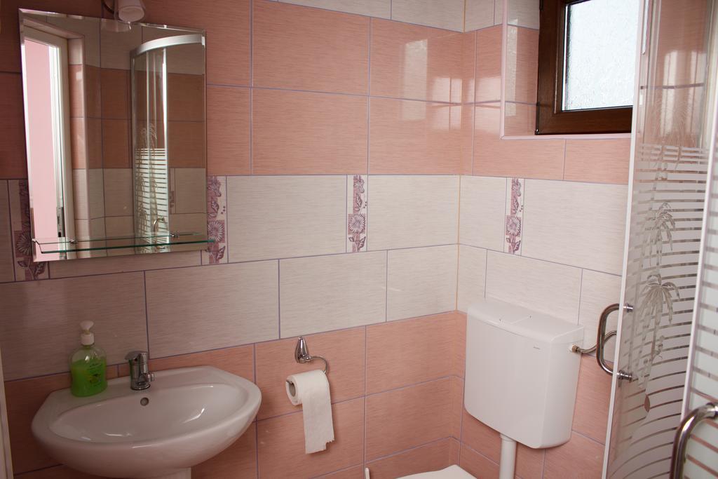 Pensiunea Viki Tau Bistra Room photo